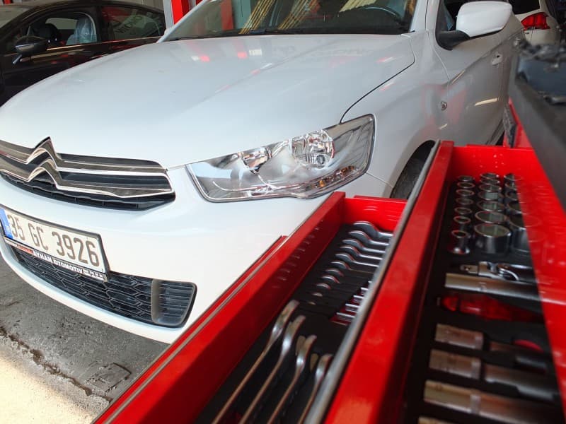 Çiğli'de Peugeot PureTech Yağ ve Triger