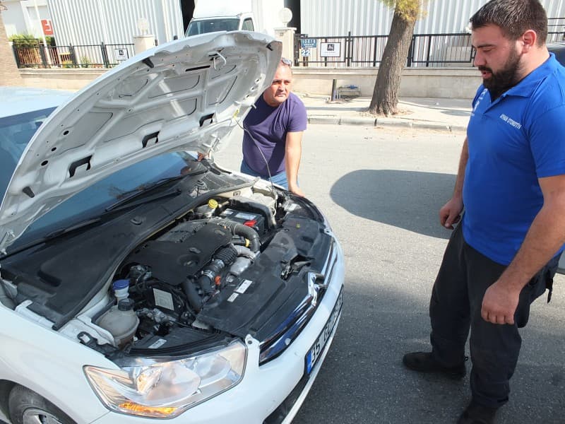 Çiğli'de Peugeot Bagaj Amortisör Değişimi